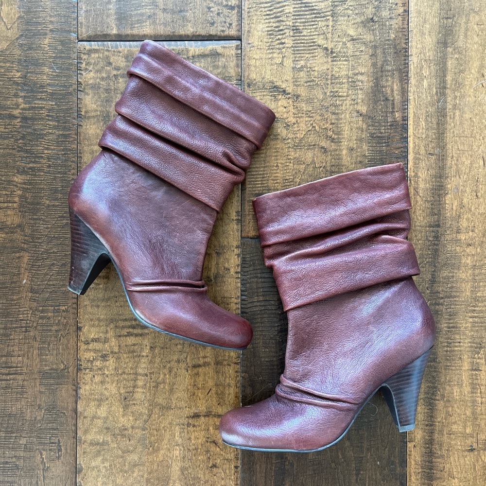 Jessica Simpson chestnut 80’s style burgundy leather slouchy rouched ankle boots